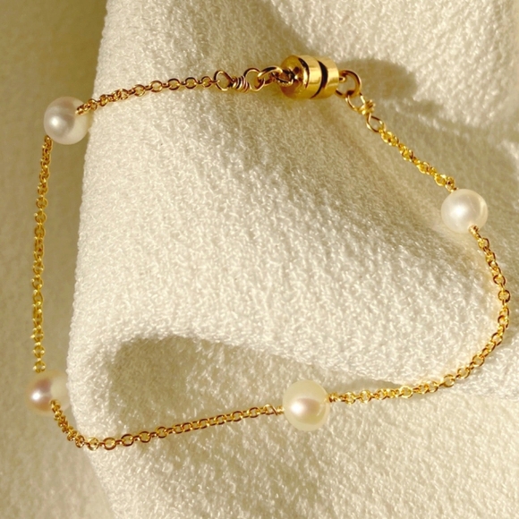 Handmade Real Pearl Bracelet With Gold-filled Chain - Picture 4 of 4